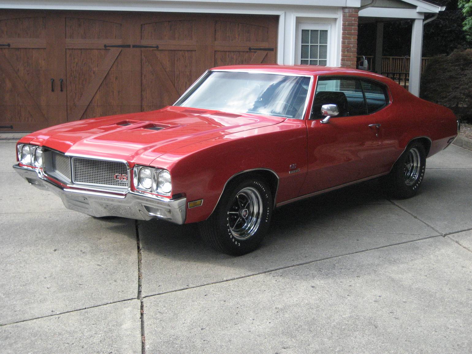muscle-with-class-restored-1970-buick-skylark-gs-455-stage-1-hardtop-4-speed78496986-770-0@2X