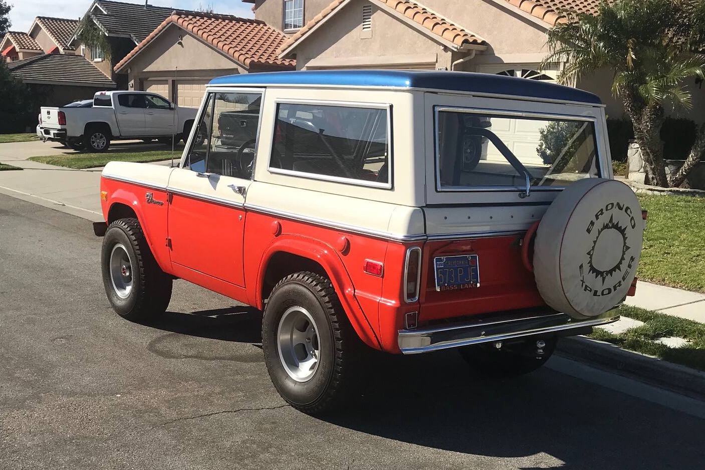 the-collectible-suv-79k-mile-1975-ford-bronco-stroppe-baja-edition77149615-770-0@2X