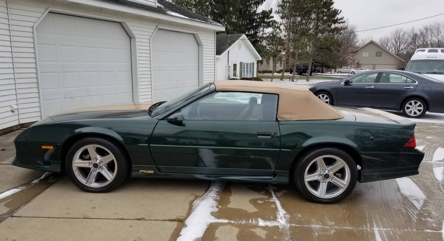 last-and-best-of-the-3rd-gen-camaros-18k-mile-1992-camaro-rs-convertible77516968-770-0@2X