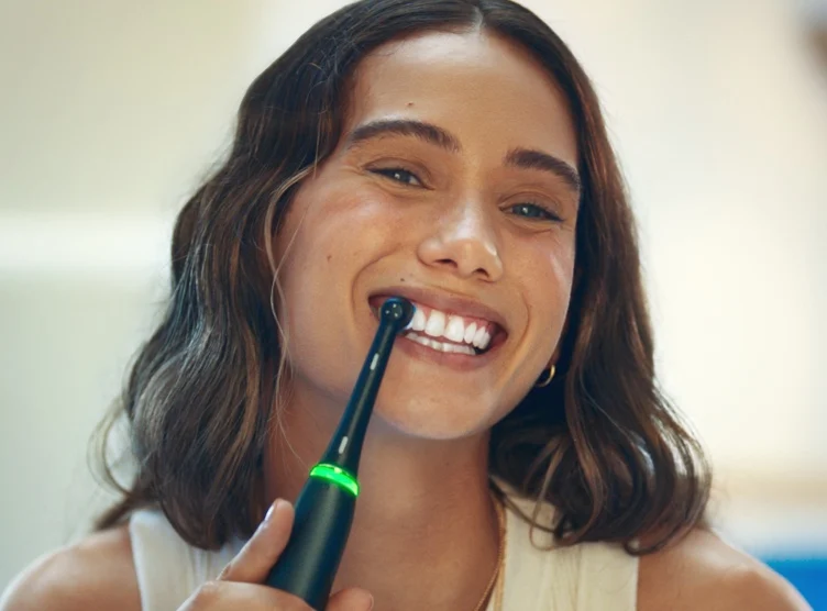 HOW YOUR ORAL HEALTH IMPACTS YOUR OVERALL HEALTH