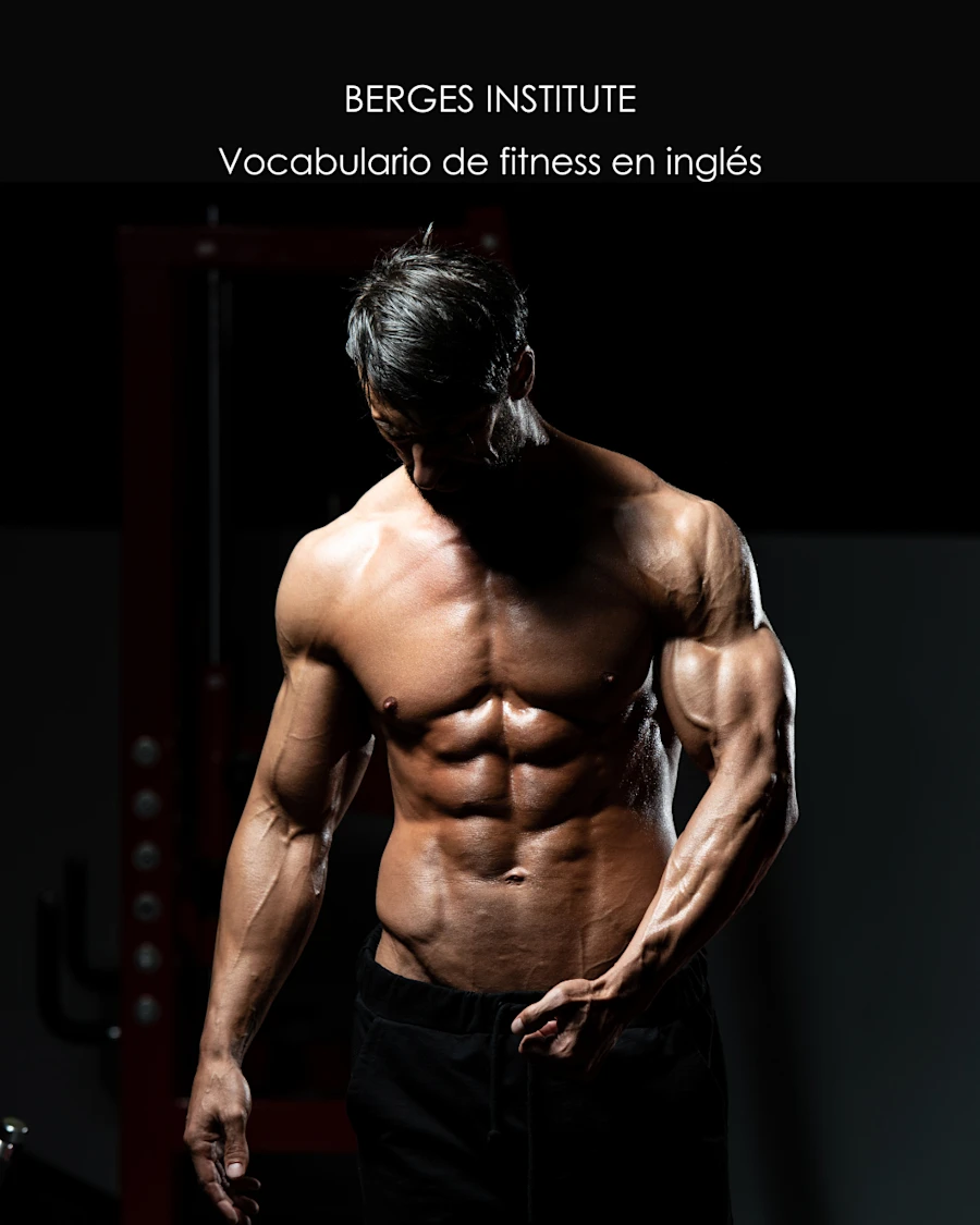 Un hombre muy musculoso