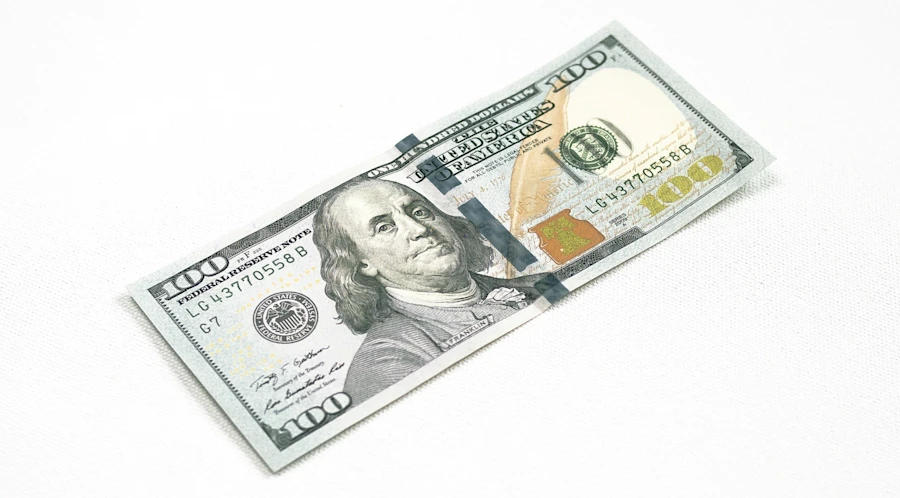 A 100 dollar bill