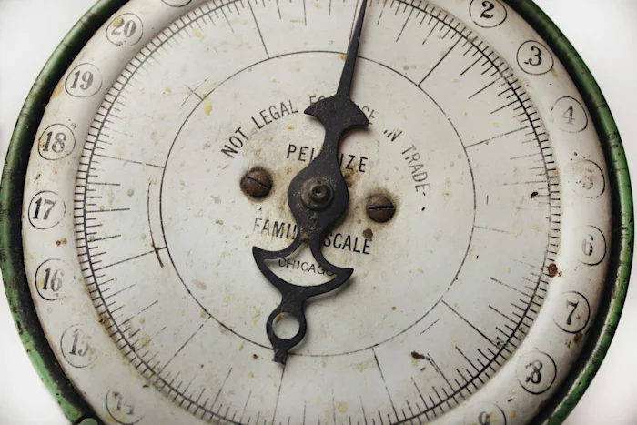 An old weighting scale