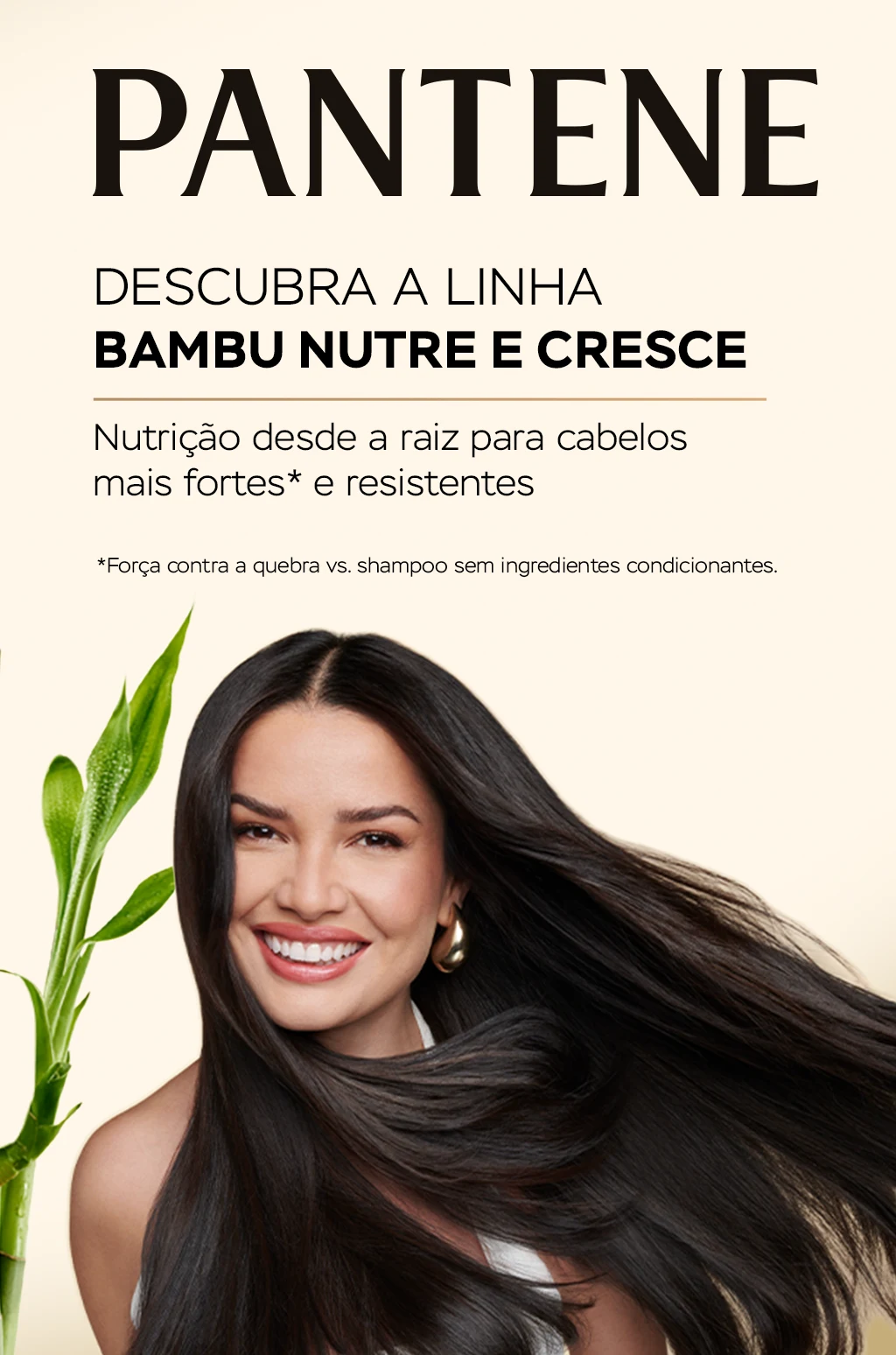 Mulher com cabelo liso ao lado de uma planta de bambu