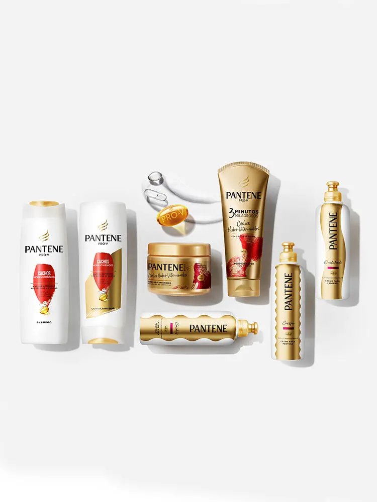 Coleção cachos hidra-vitaminados da Pantene, hidrata e controla o frizz dos cabelos cacheados