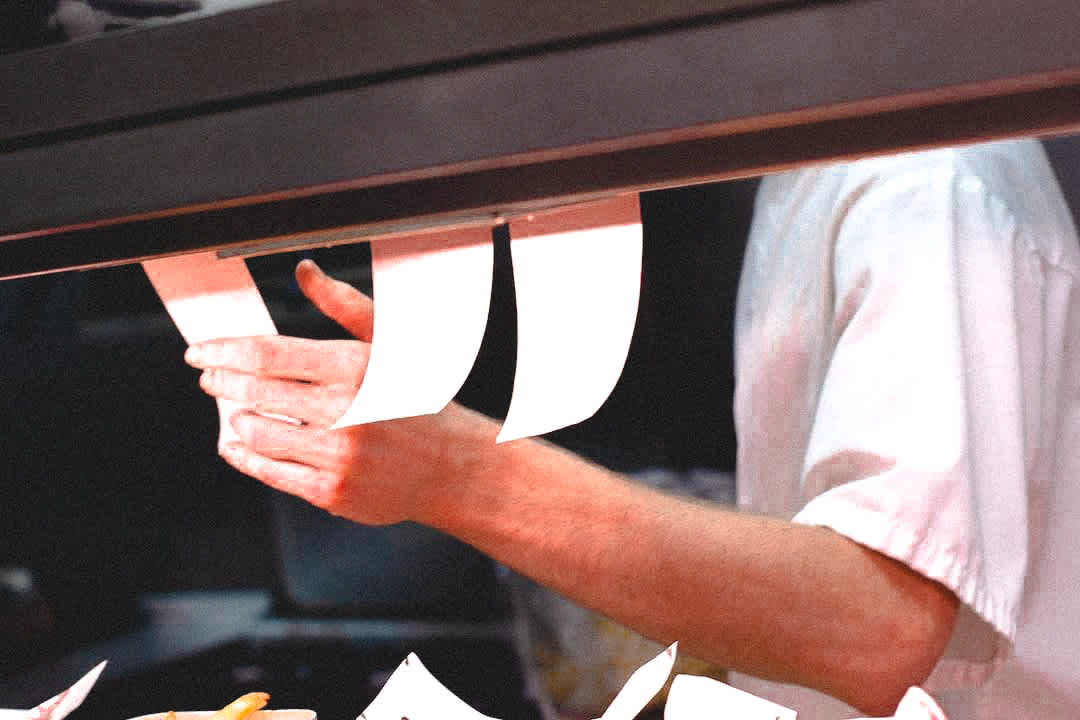Staging at a Restaurant: Pros + Cons