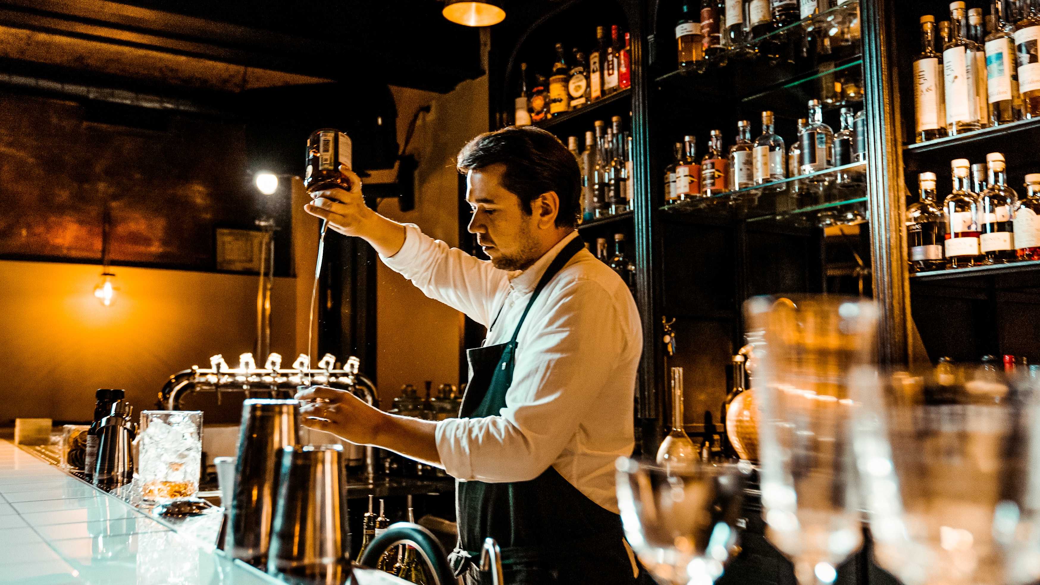 Ways to Perfect Your Skills to Prepare for an Event Bartending Shift