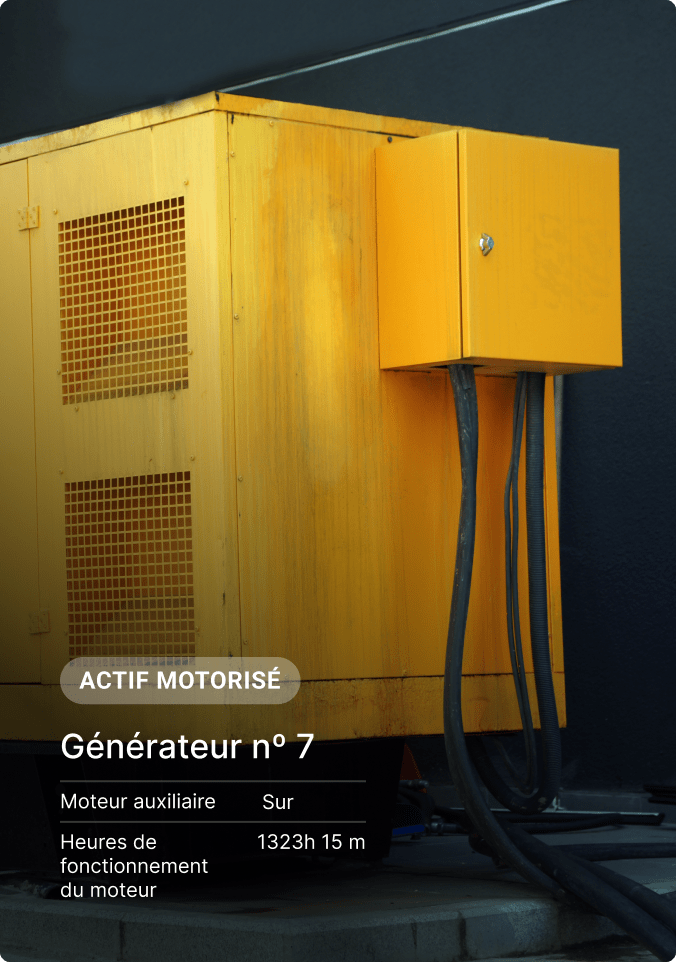 Générateur 7 avec câbles, montrant les statuts Moteur auxiliaire : activé et Heures de fonctionnement du moteur : 1323h 15m.