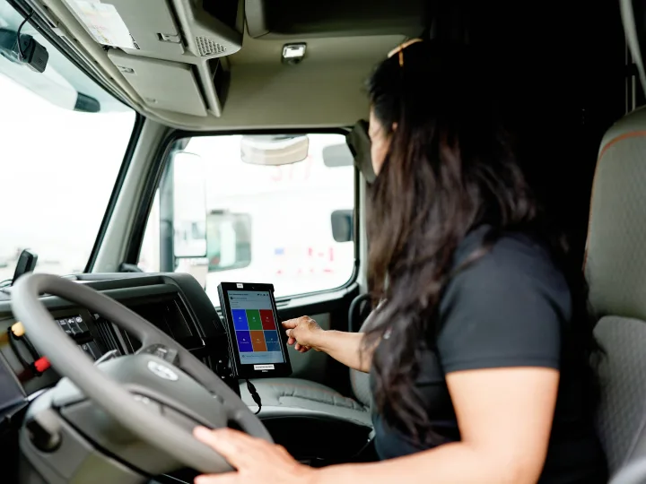  Optimiza tus rutas y reduce costos. Implementa un sistema de monitoreo de rutas en tu flota. 