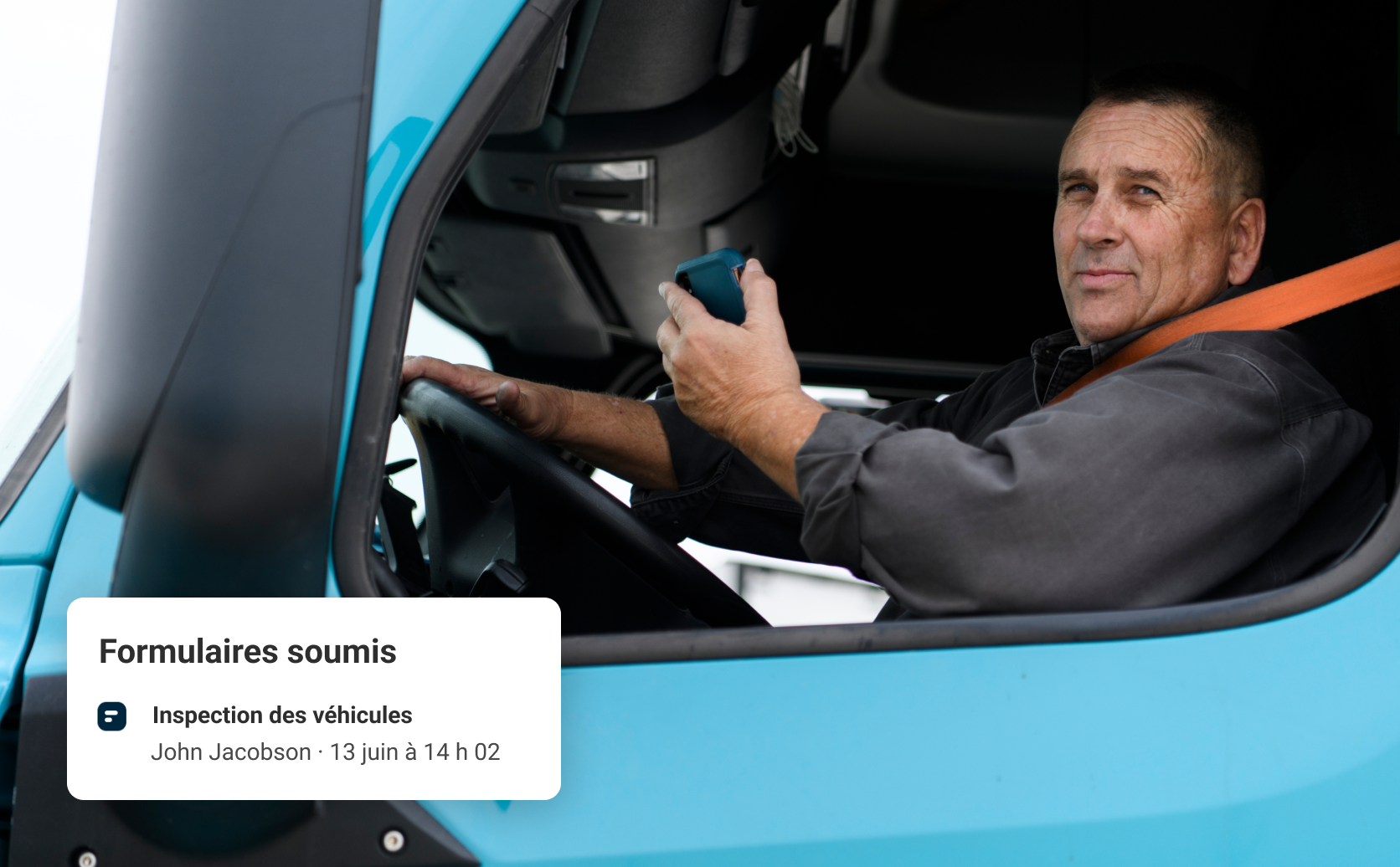 Éliminez la perte de formulaires ou les erreurs et simplifiez les formalités grâce à des flux de travail mobiles intuitifs.