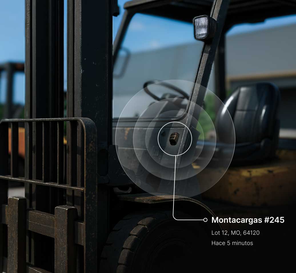 Primer plano de montacargas industrial #245 con interfaz digital mostrando su ubicación en Lot 12, MO, 64120.