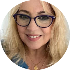 Lisa Dorn headshot image