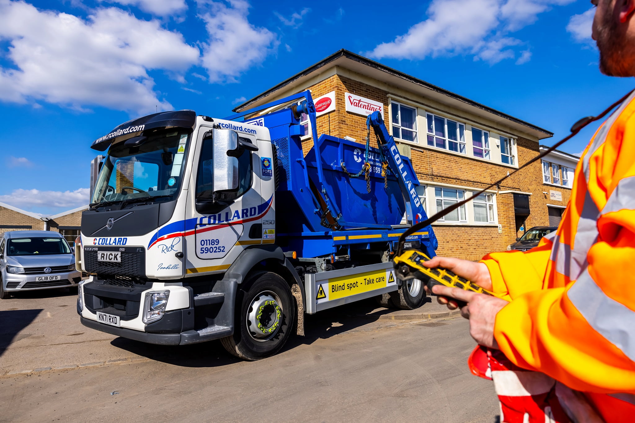 Wie die Collard Group mit Samsara den Verwaltungsaufwand im Büro halbierte und jährlich über 130.000 £ einsparte 