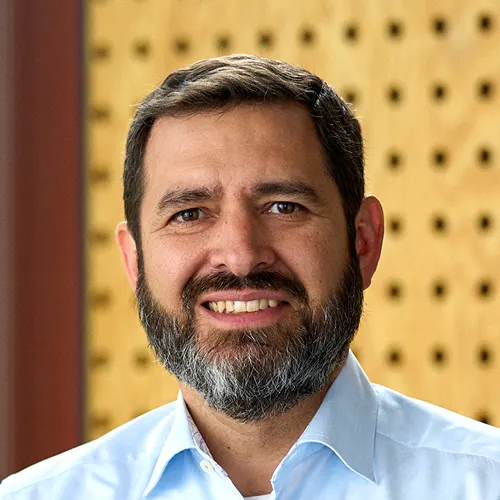 Fotografía de rostro de Ben Calderón