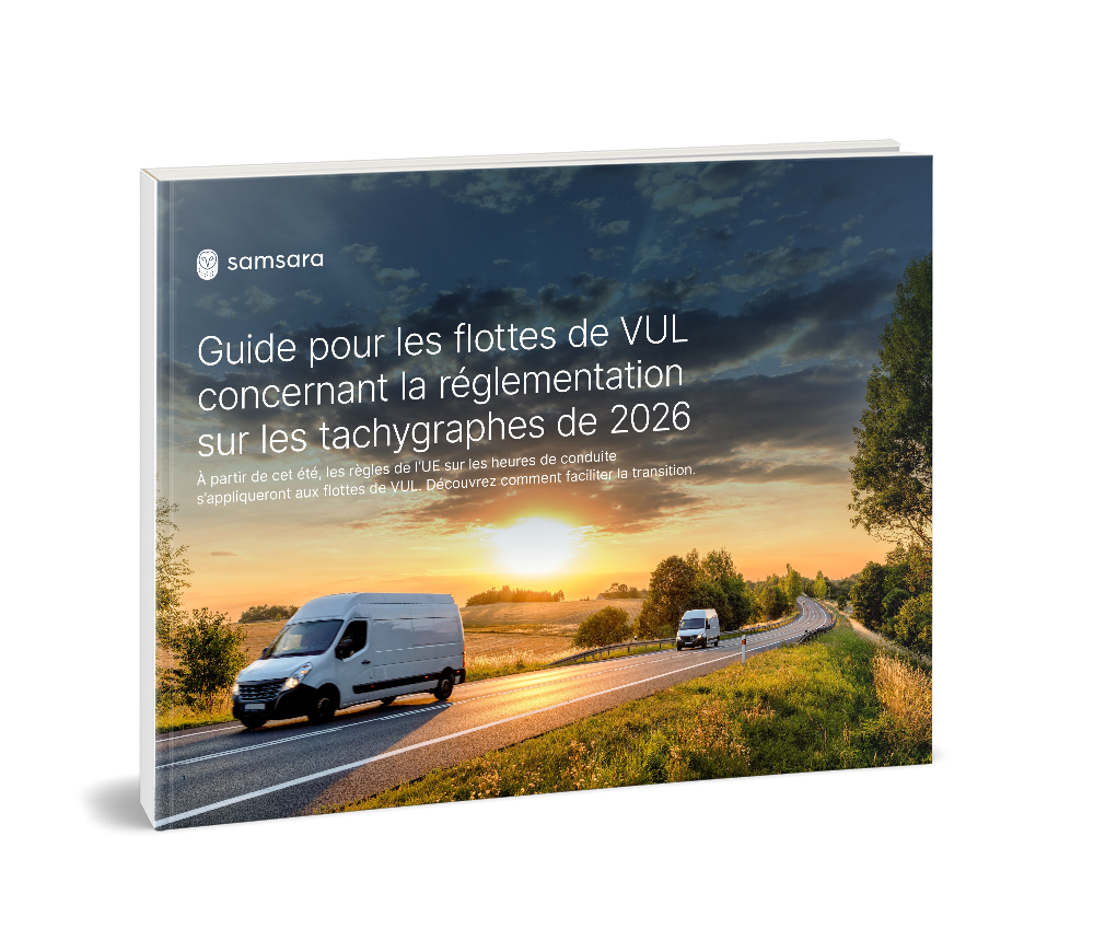 Couverture du guide Samsara sur la réglementation tachygraphes 2026 pour flottes VUL, avec des camionnettes