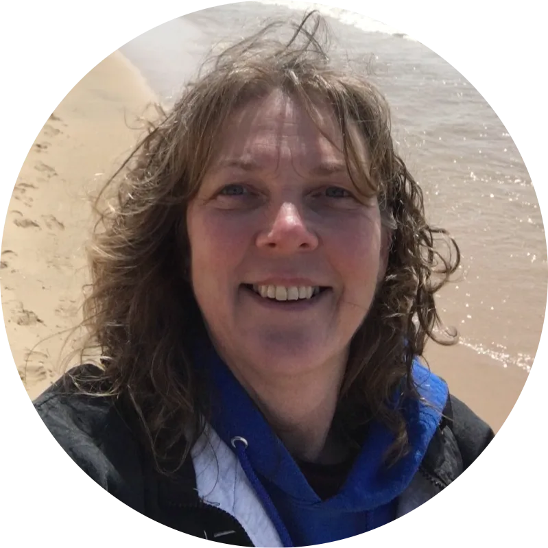 Ginger Morneau headshot