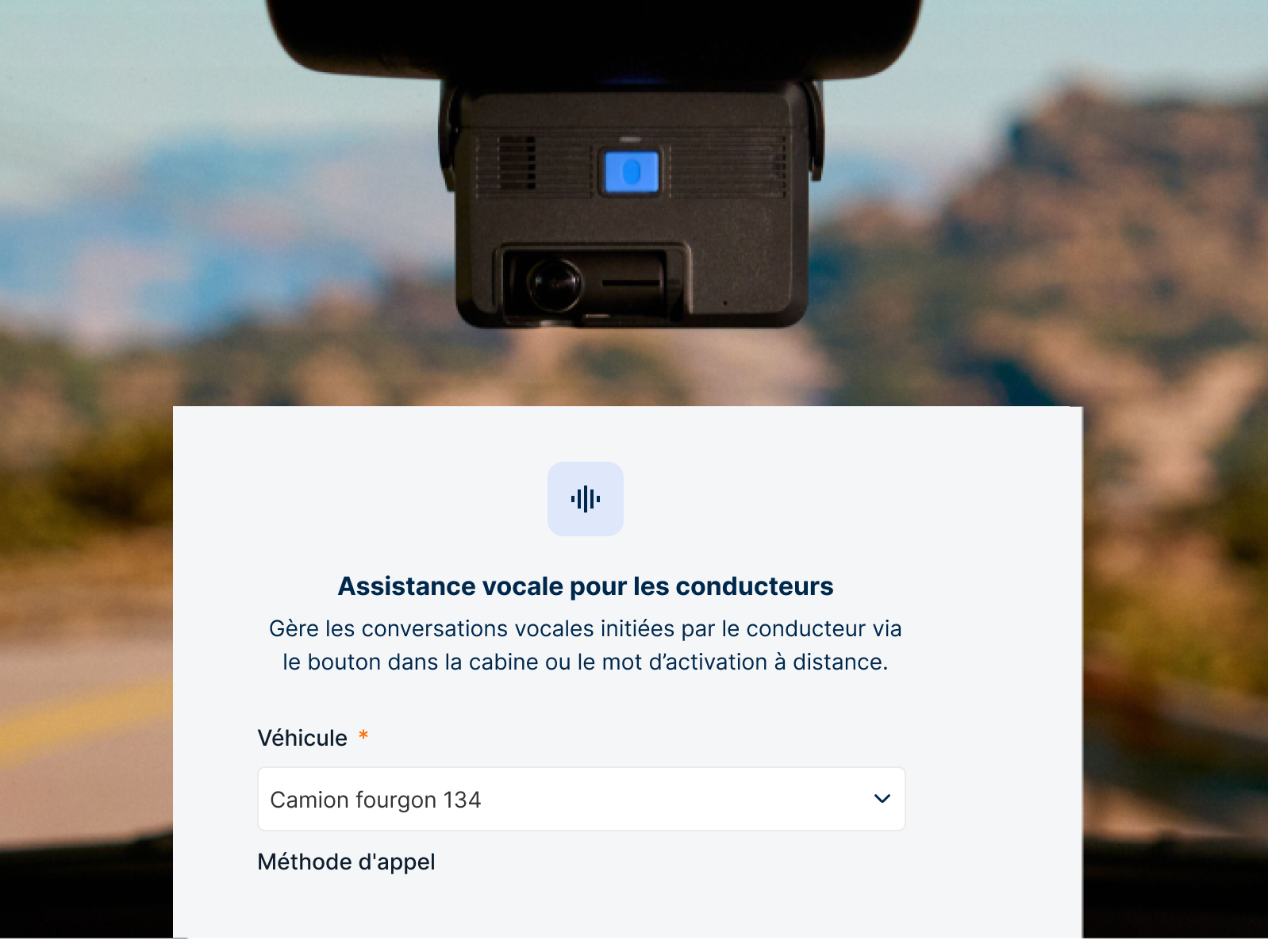 Caméra de tableau de bord fixée au pare-brise avec interface d'assistance vocale pour conducteurs et sélection de véhicule.