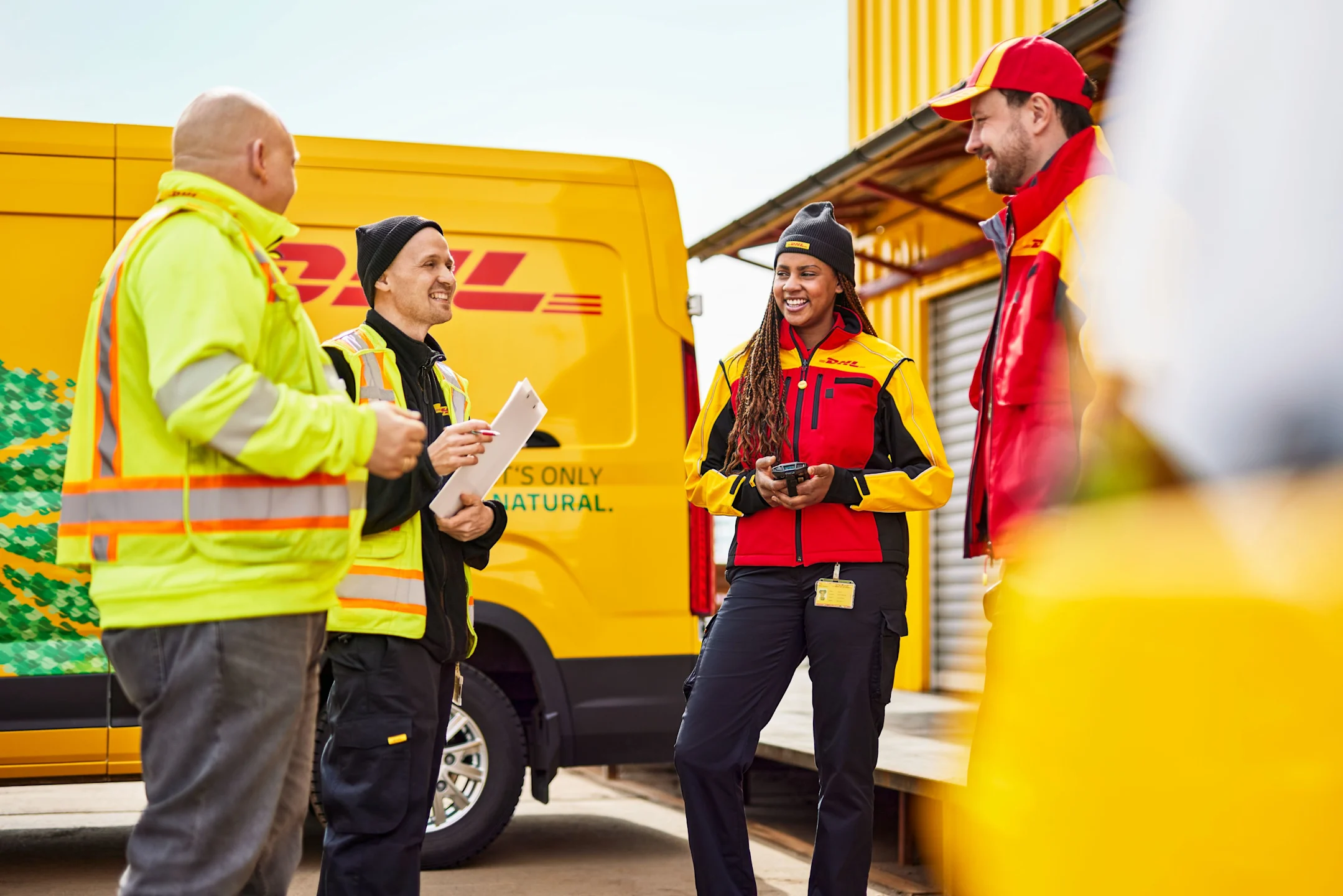 Interaktion mit DHL-Mitarbeitern