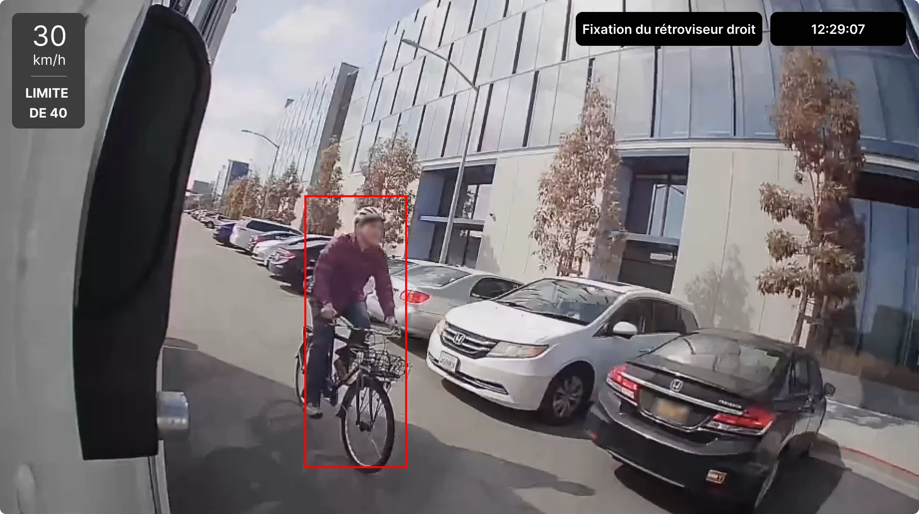 Détection par IA, en temps réel, en cabine, d’une personne à vélo dans l’angle mort du conducteur
