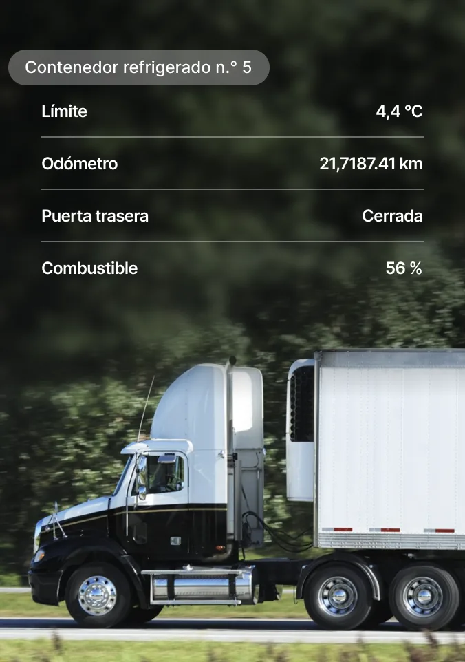 Panel digital de contenedor refrigerado que muestra temperatura, kilometraje, estado de la puerta y nivel de combustible.