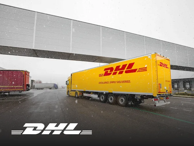 Ein DHL-LKW bei der Beförderung