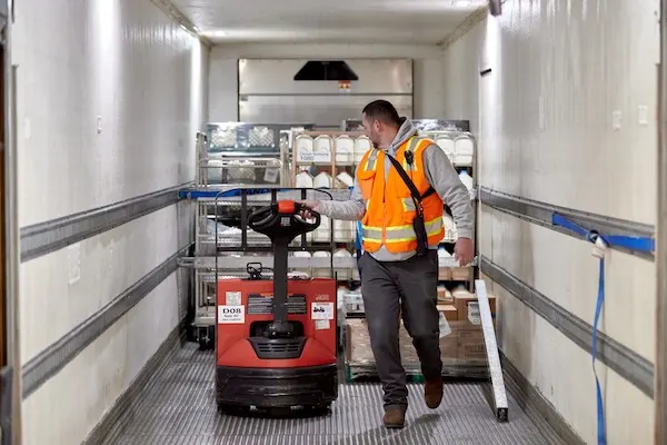 Refrigerated trailer handtruck