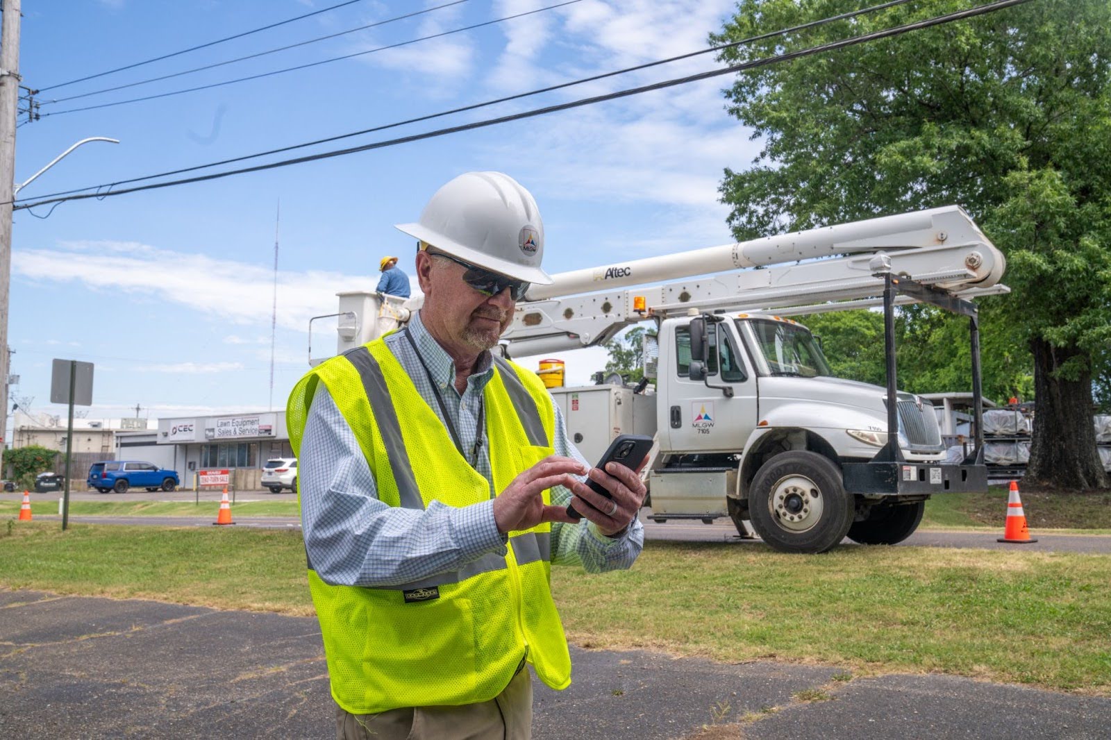Samsara utility customer using mobile device