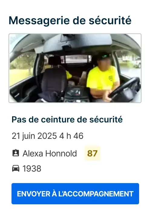 Intérieur de véhicule : conducteur sans ceinture de sécurité. Légende : «messagerie de sécurité» et option d’accompagnement