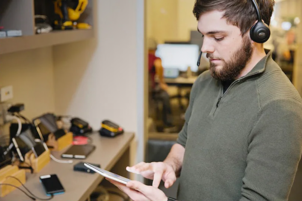 Mehrsprachiger Multi-Channel-Support rund um die Uhr an 365 Tagen 