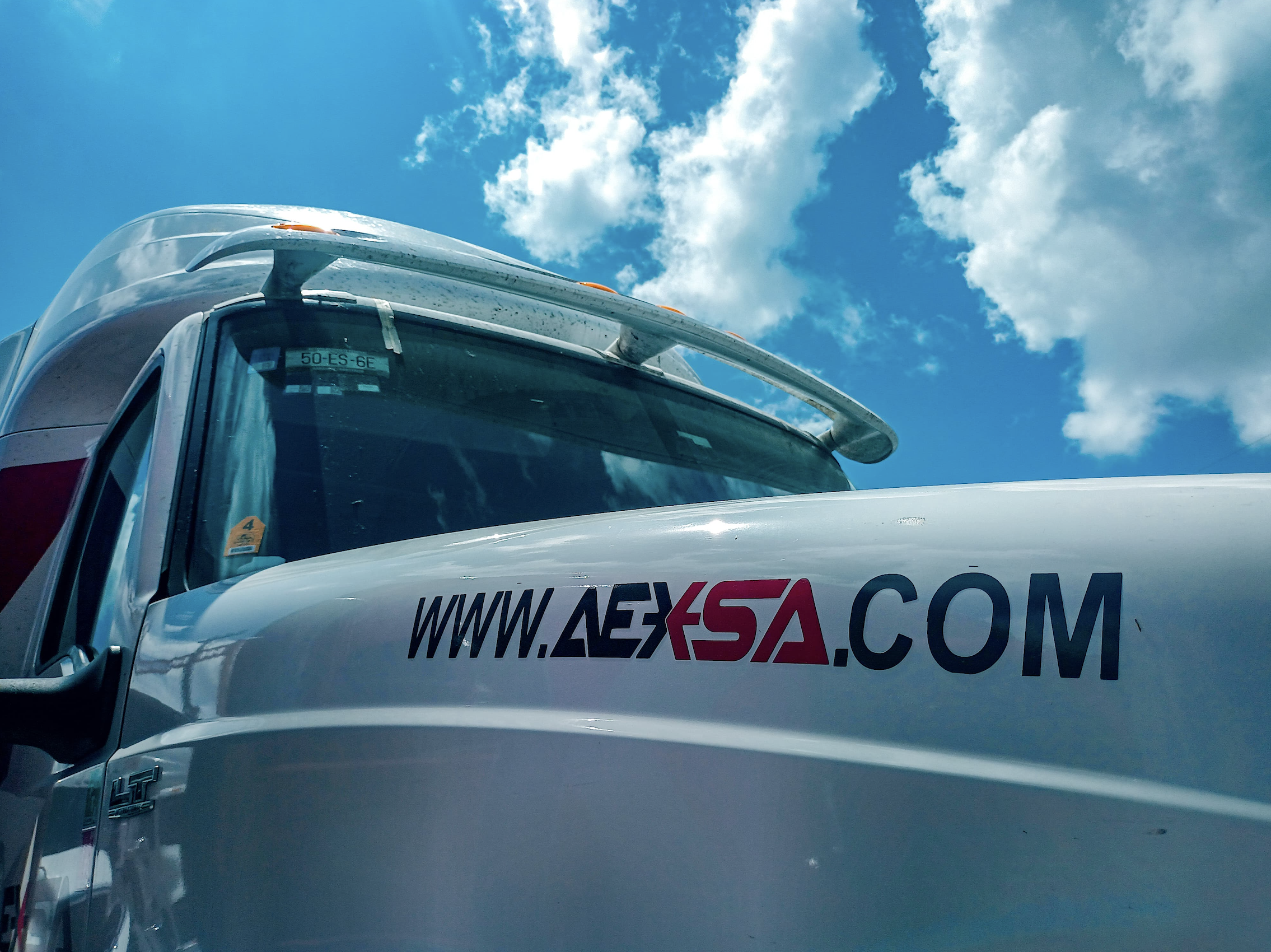 Auto Express Saldivar truck