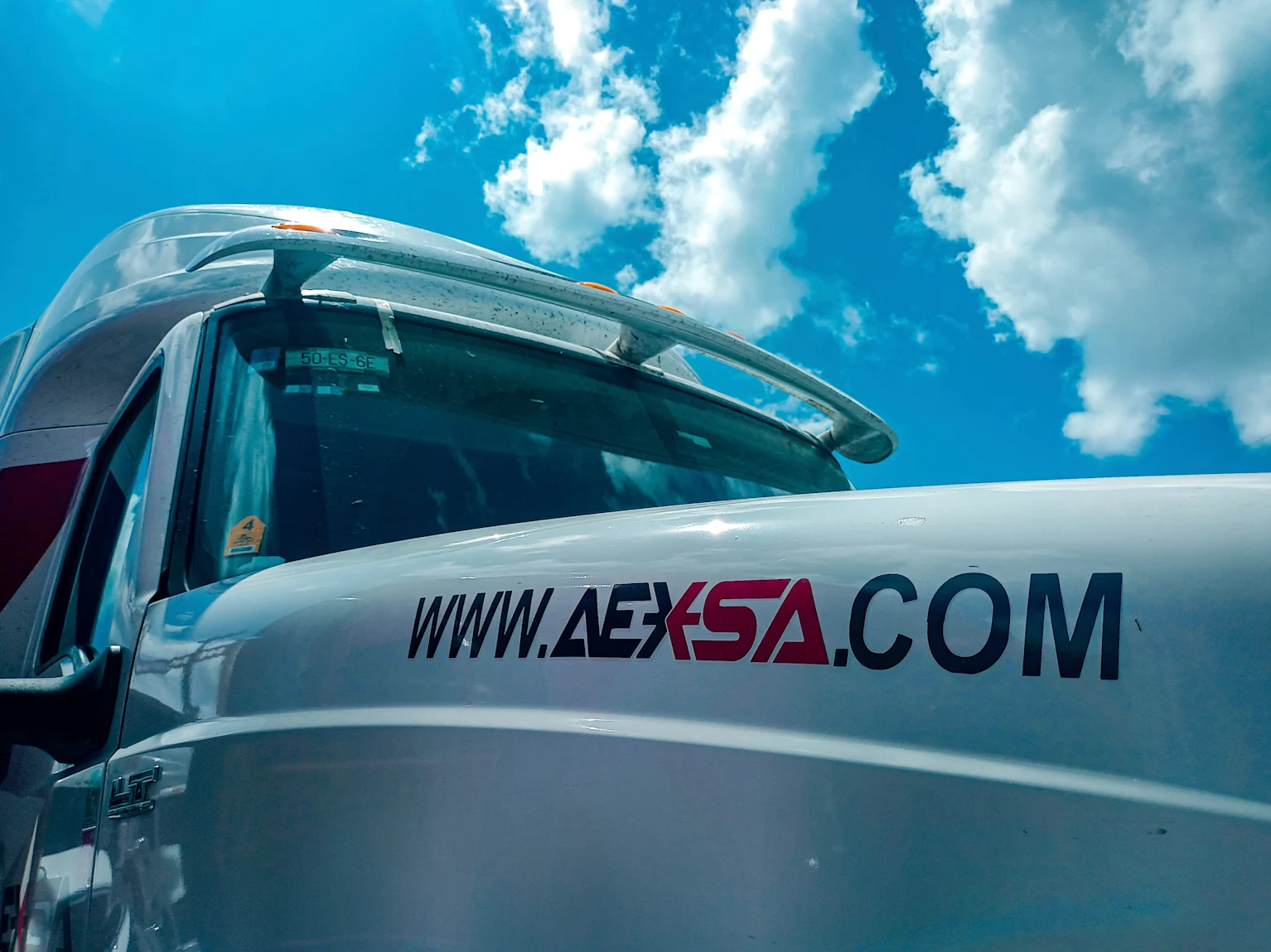 Auto Express Saldivar truck