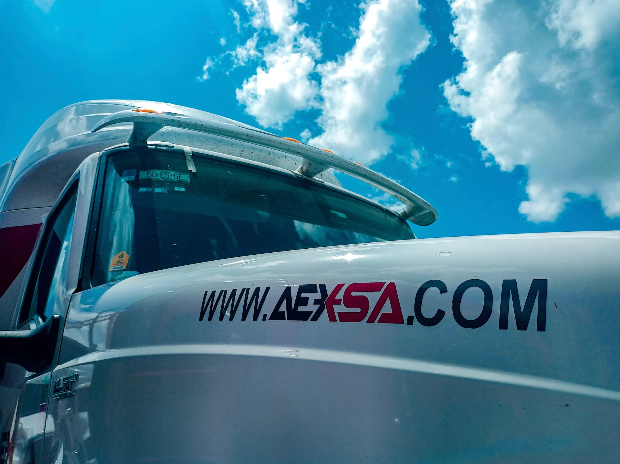 Auto Express Saldivar truck