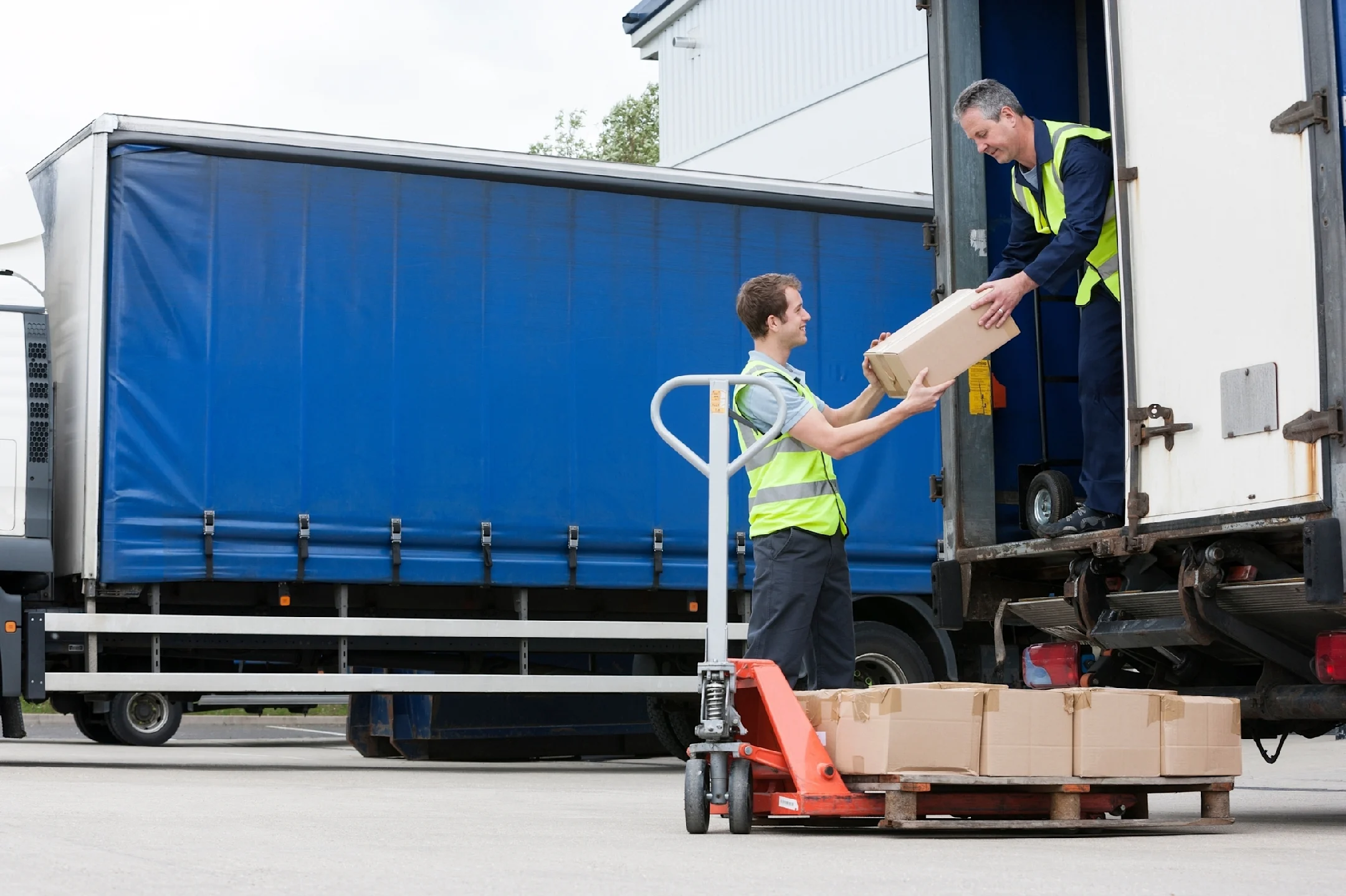 Wholesale supplier saves over $200,000 with proactive cargo monitoring after switching from Motive