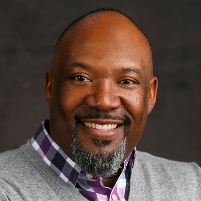 Kevin J Thomas headshot