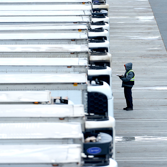 Improve the efficiency of your trailer operations with Samsara Smart Trailers