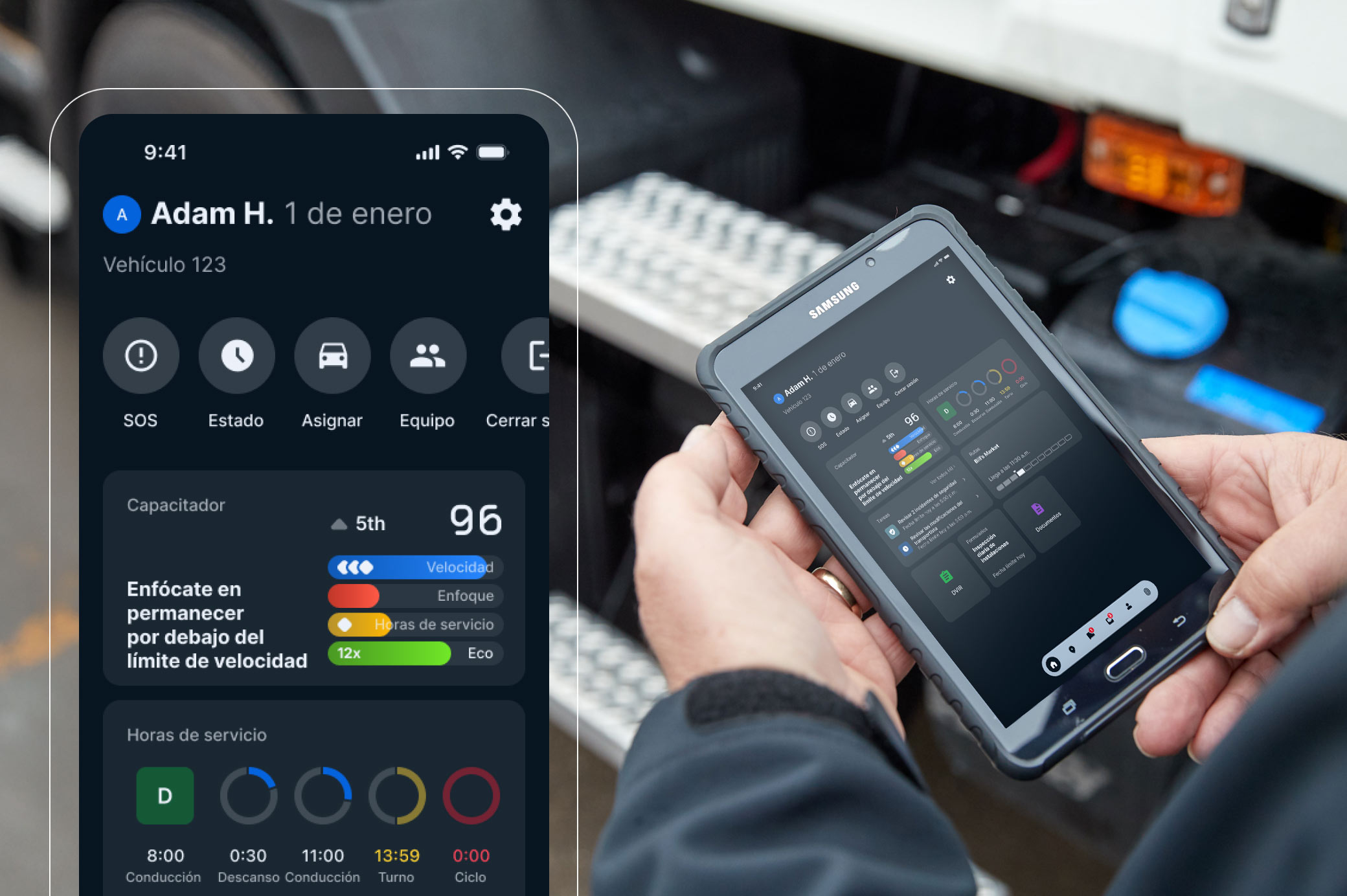 Persona con teléfono Samsung con app de rendimiento del conductor, monitoreo de velocidad y puntuación de seguridad de 96.