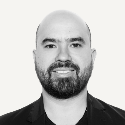 Luis Larrea headshot