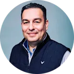 Mauricio Paredes headshot