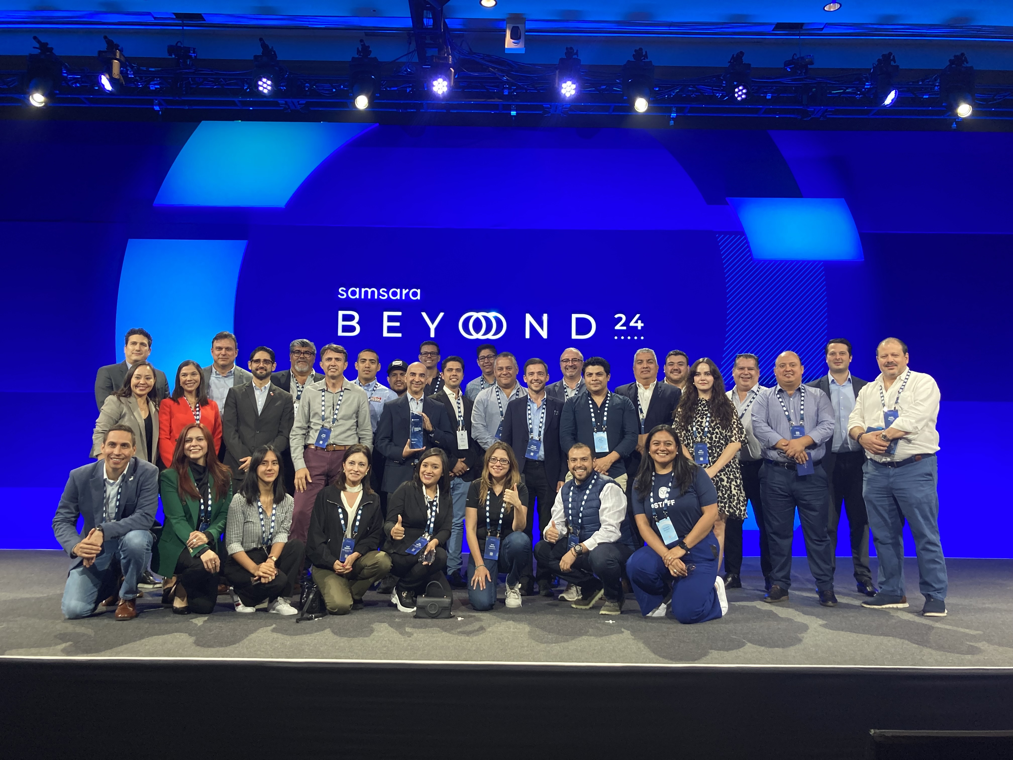 Clientes mexicanos y equipo de Samsara en Beyond