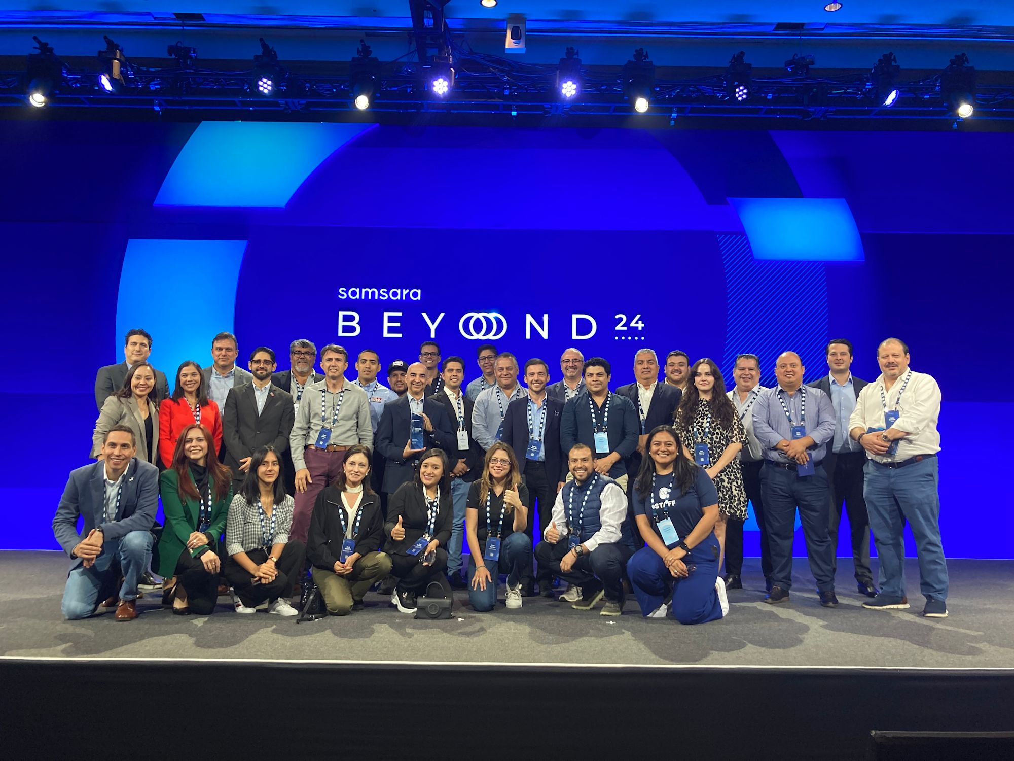 Clientes mexicanos y equipo de Samsara en Beyond
