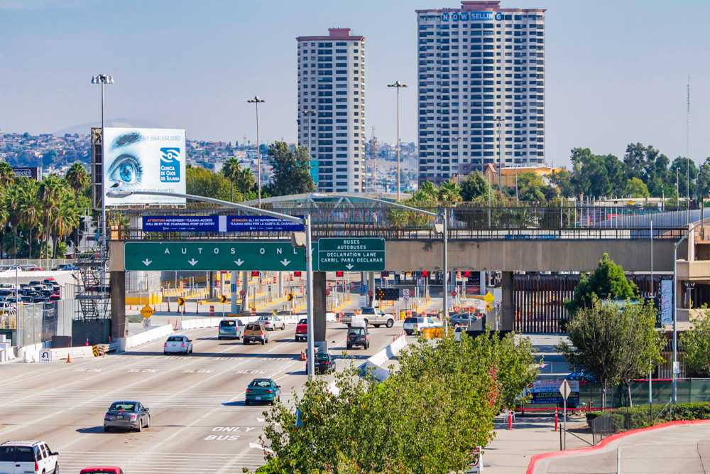 US Mexico border crossing