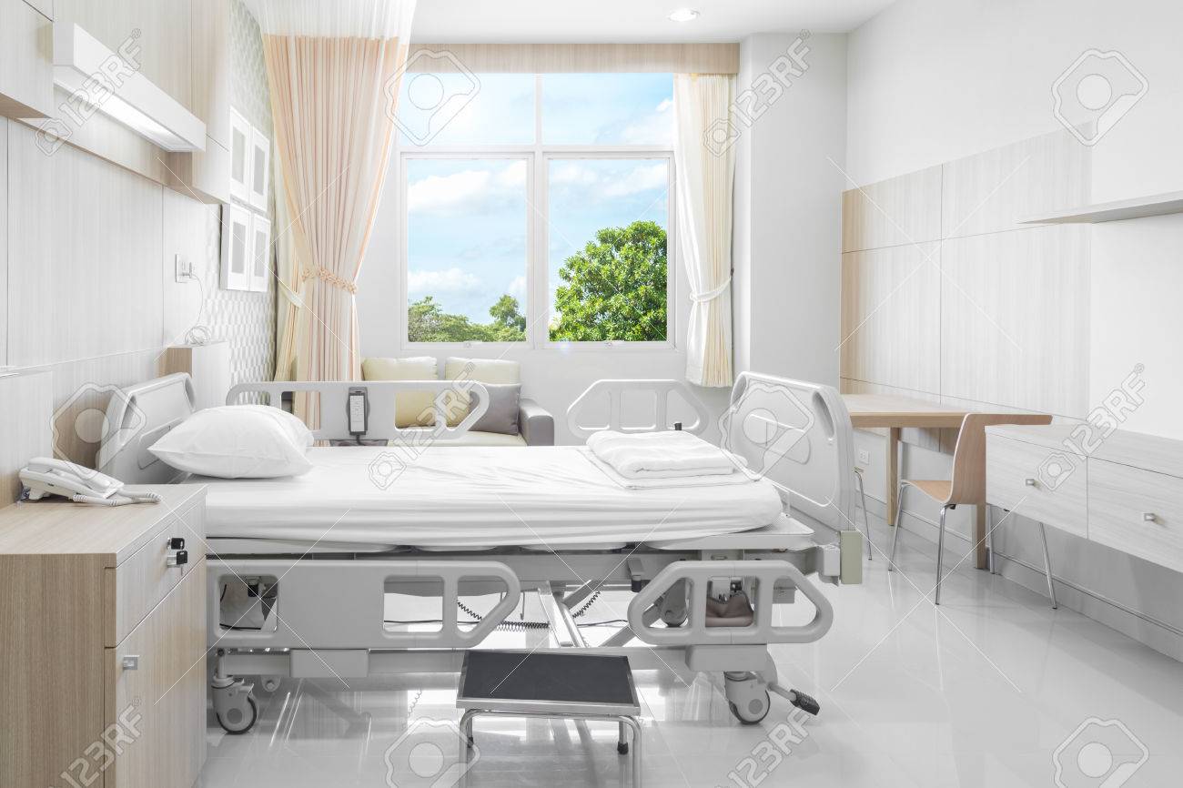 74515935-hospital-room-with-beds-and-comfortable-medical-equipped-in-a-modern-hospital