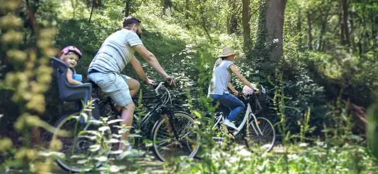 family-biking tobacco-free