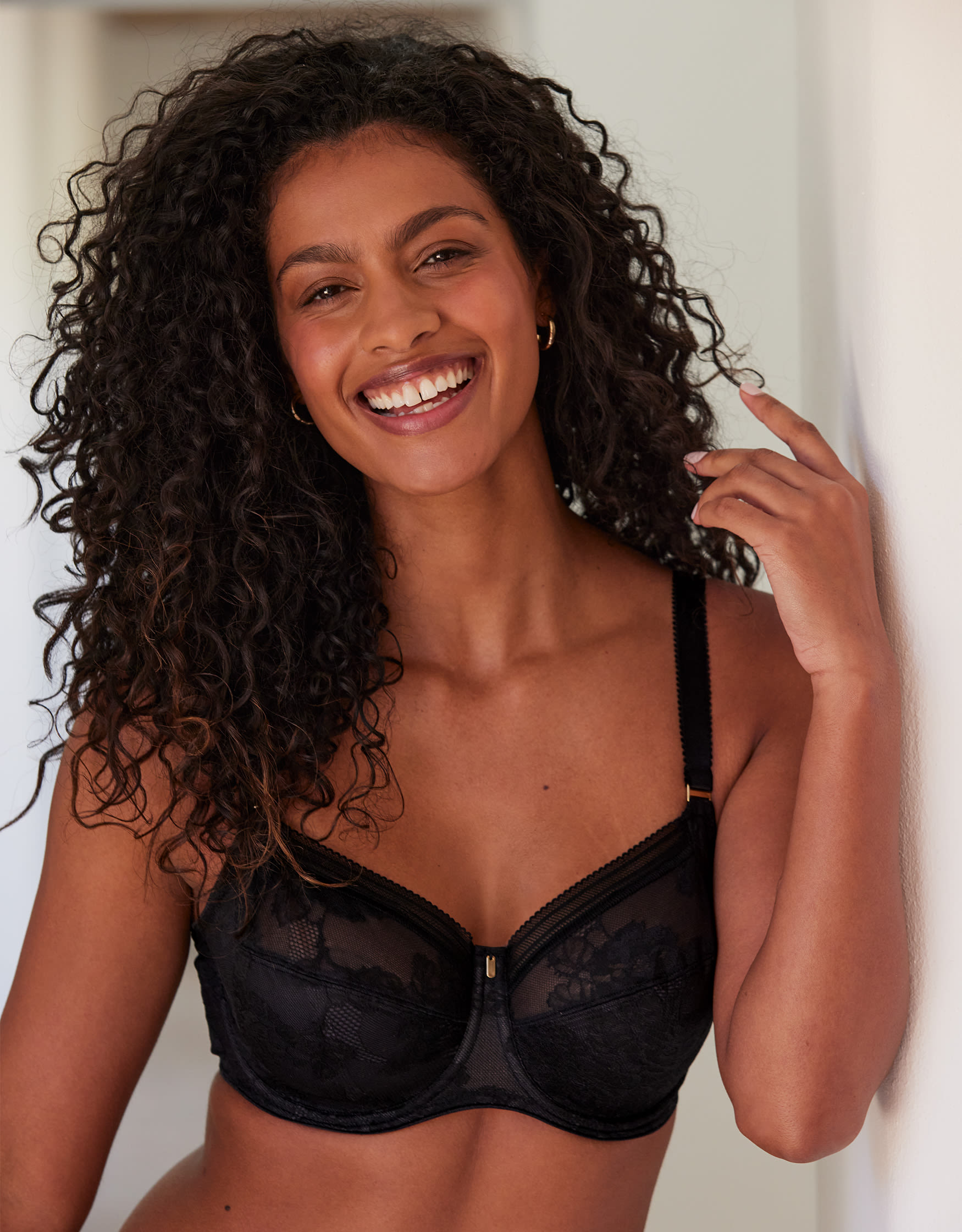 FUSION LACE-BLACK-UW FULL CUP SIDE SUPPORT BRA-FL102301-BRIEF-FL102350-BLK-PRODUCT-FILM  on Vimeo