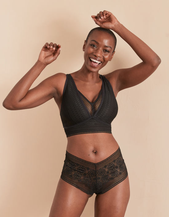 Bravissimo - SPOTLIGHT ON ZARA  A Bravissimo girl favourite for a reason!  The Zara is a non-wired bralette that you can wear all day (yes really),  it's made from a stretchy