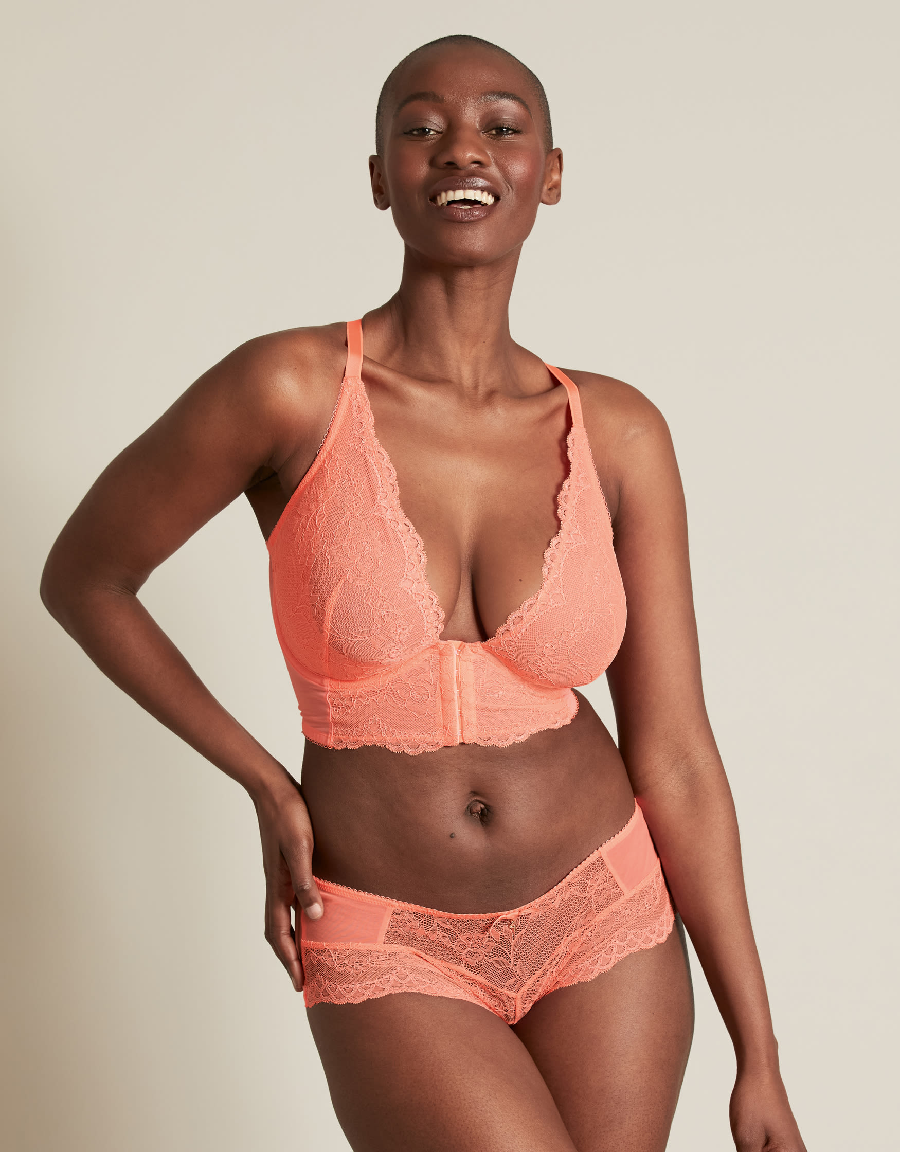 What is a plunge bra?  Plunge Bra Fit and Style Guide by Marlies Dekkers