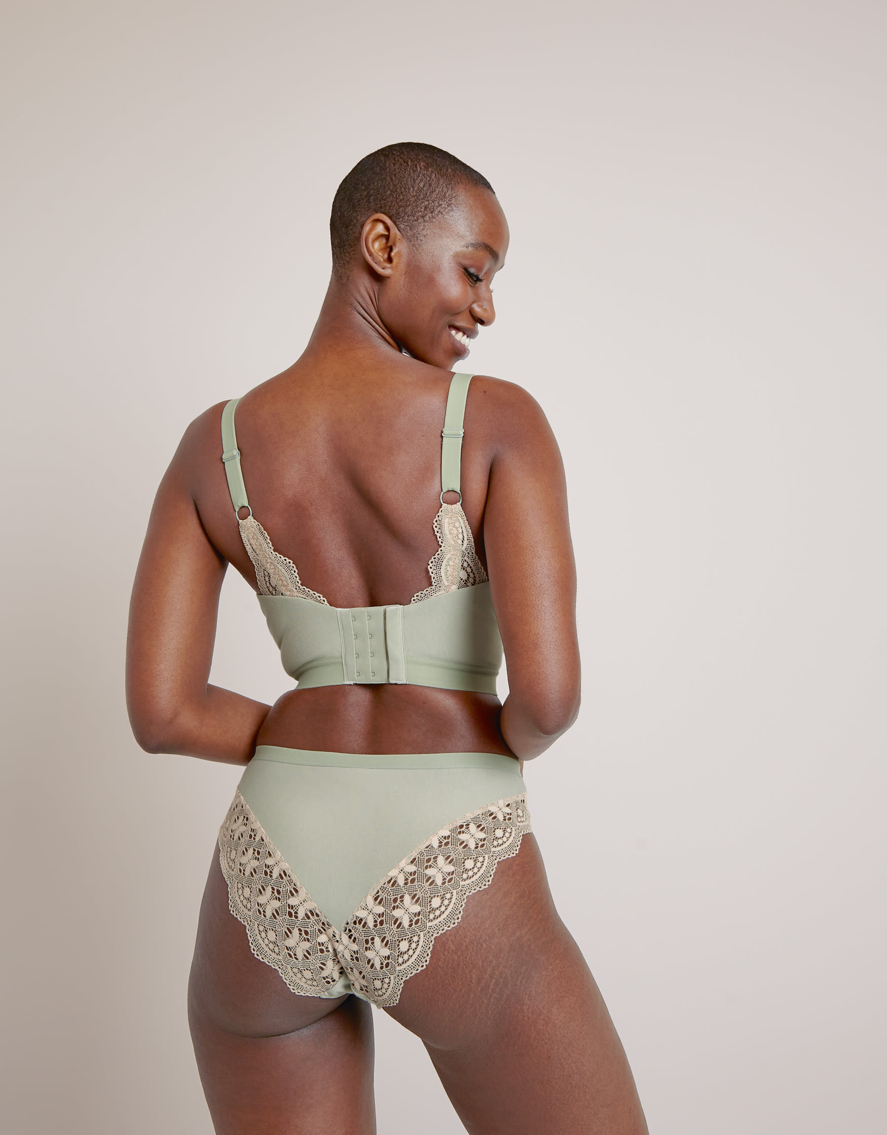 What is a Bralette Exactly?