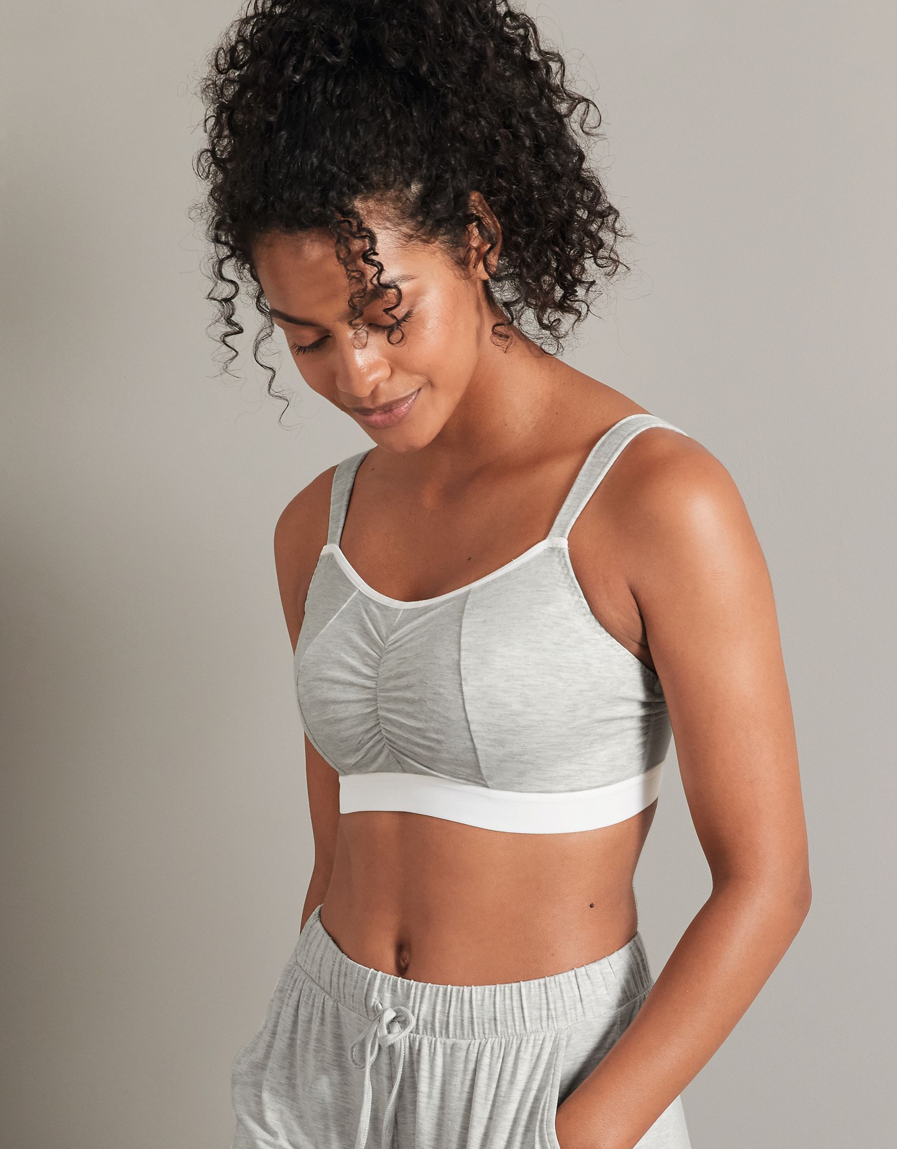 Is sleeping in a sports bra bad for you?