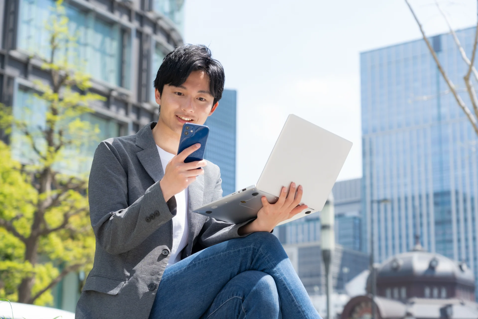 一人起業におすすめの仕事とは？一人で開業するメリットやポイント、受けられる支援について解説のイメージ