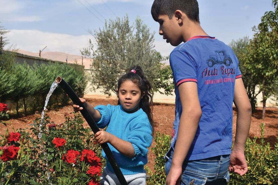 Ghada ist behindert und wird von SOS-Kinderdorf in Syrien liebevoll betreut und unterstützt. 